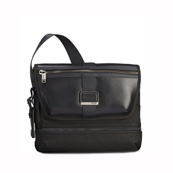 Tumi Voyageur Flap Continental Wallet - Picture 1 of 3
